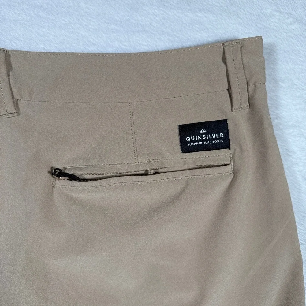 Quiksilver Amphibian Shorts Mens Size 32 Khaki 4 Way Stretch Quick Dry Shorts